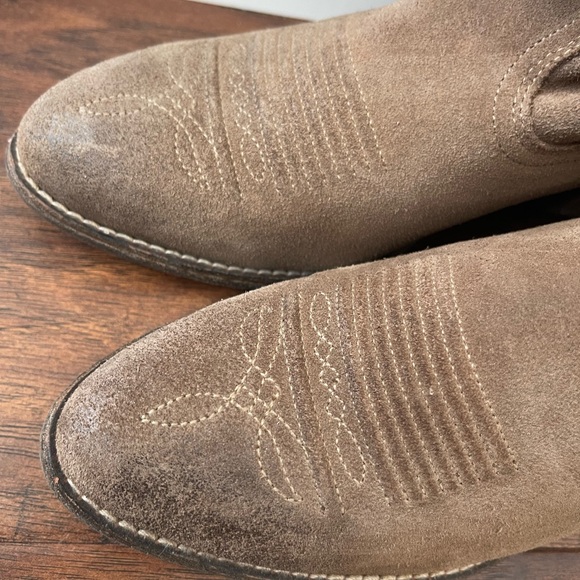 Ariat women’s suede boots size 7. - Picture 7 of 8